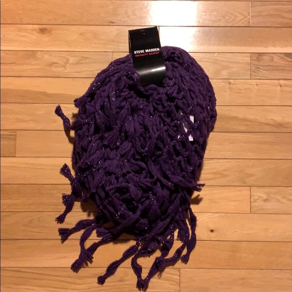 Steve Madden scarf